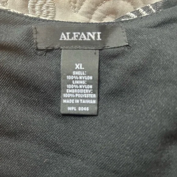 Alfani Monochrome Abstract Blouse - Picture 8 of 8